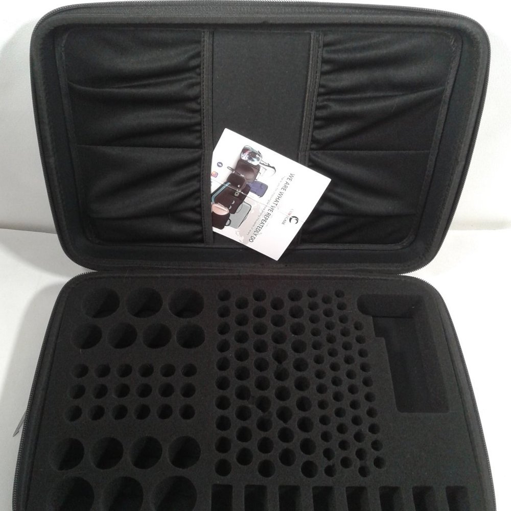 Comecase Battery Storage Case zipper closure black molded ridged construction VG